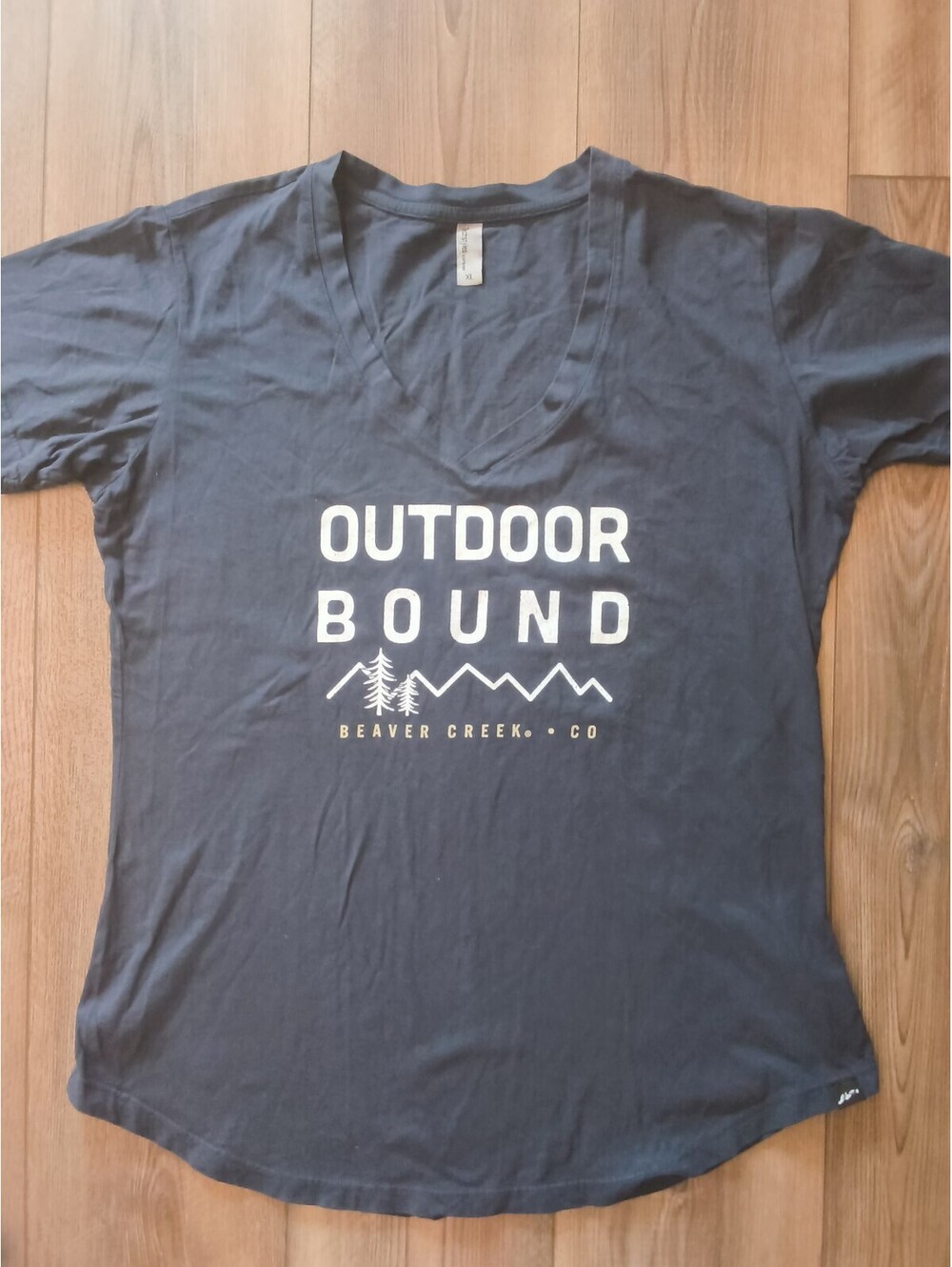 Tech Styles XL Outdoor Bound Beaver Creek CO Graphic V-Neck T-Shirt Cotton